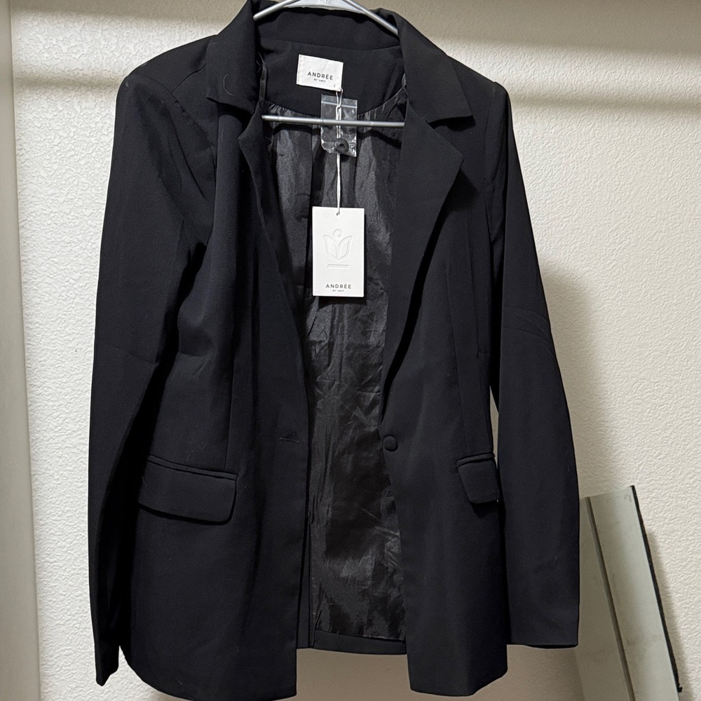 Andree Classic Black Suit Jacket